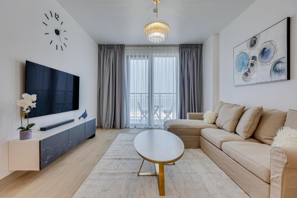 Photo #1 of Lovely sea view apt La Cote 1 La Mer 1min to beach in Dubai, United Arab Emirates