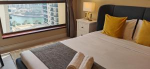 Photo #5 of La Buena Vida Holiday Homes, Luxe, 3BR with, full kitchen, Marina View, by JBR Beach, Tram & Marina in Dubai, United Arab Emirates
