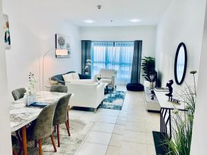 Photo #6 of 54 Floor Palm & Sea View Dubai Marina. LUX / NEW in Dubai, United Arab Emirates