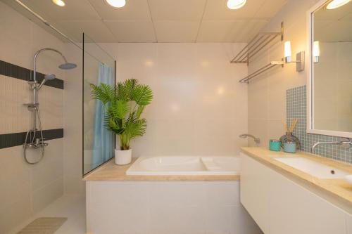 Photo #3 of Oceana Residences, Oceana Palm Jumeirah - Mint Stay in Dubai, United Arab Emirates