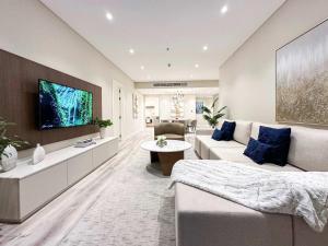 Photo #5 of Fabulous 2BR Apartment at 5 Star Resort in Dubai, United Arab Emirates