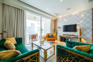 Photo #4 of Five Palm Super Luxury Apt with Full Sea Views in Dubai, United Arab Emirates