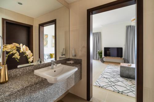 Photo #3 of SIMPLY COMFORT in Sarai Palm Jumeirah in Dubai, United Arab Emirates