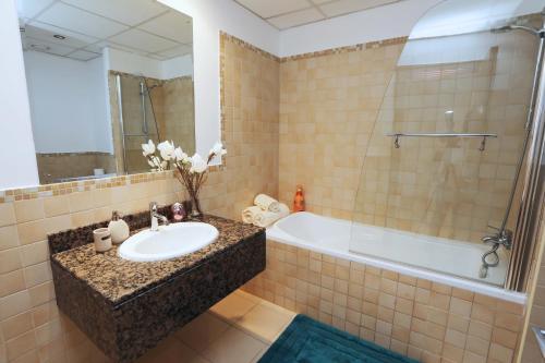 Photo #3 of Luxury Casa - Marvel Sea View Apartment JBR Beach 2BR in Dubai, United Arab Emirates