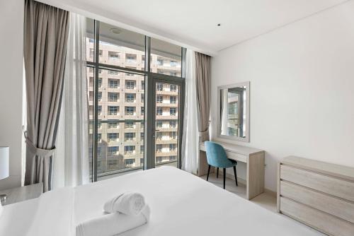 Photo #2 of 2BR Palm Jumeirah with pool on roof amazing view in Dubai, United Arab Emirates