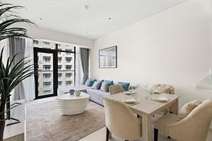 Photo #4 of 2BR Palm Jumeirah with pool on roof amazing view in Dubai, United Arab Emirates