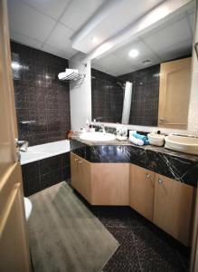 Photo #5 of Fabolous Vacation Home in Dubai Marina in Dubai, United Arab Emirates