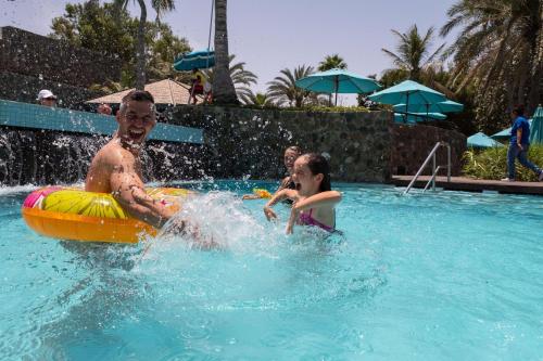 Photo #3 of JA Beach Hotel, Dubai in Dubai, United Arab Emirates