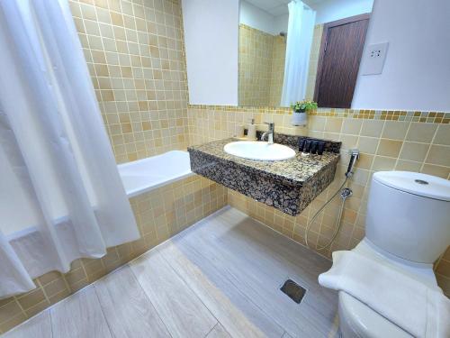 Photo #3 of Stunning Sea and Marina View Apartment in Dubai, United Arab Emirates