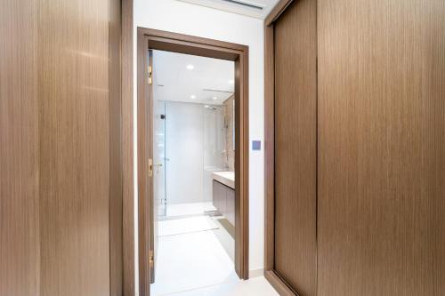 Photo #3 of Exclusive Beachfront 2 Bed with Pool & Palm View in Dubai, United Arab Emirates