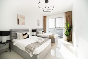 Photo #6 of Beachfront, Perfect sea view, Private beach access, 2-BDR in Dubai, United Arab Emirates