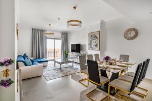 Photo #6 of GLOBALSTAY at Palm Jumeirah Beachfront Paradise with Pool and Gym in Dubai, United Arab Emirates