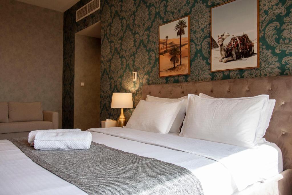 Photo #1 of La Buena Vida Holiday Homes - Beach front very spacious, luxe and modern 3 bedroom with full kitchen in JBR , 3 min to the JBR beach Dubai Marina and Tram Station in Dubai, United Arab Emirates