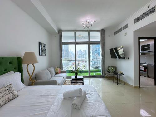 Photo #3 of Luxury Studio w Marina View & New Furnishings for 4 Pax in Dubai, United Arab Emirates