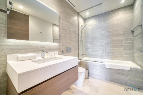 Photo #3 of Coastal 1BR at The Anwa By Omniyat Dubai Maritime City by Deluxe Holiday Homes in Dubai, United Arab Emirates