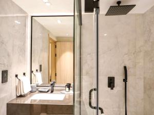 Photo #6 of Fresh 3BR Apartment in 5-star Resort in Dubai, United Arab Emirates