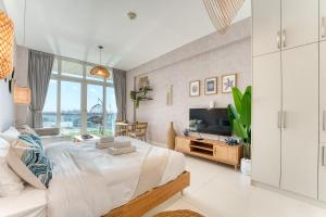 Photo #6 of Starfish Palm Views Studio in Dubai, United Arab Emirates