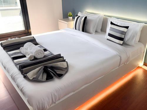 Photo #3 of Perfect Location! Near JBR & Metro in Dubai, United Arab Emirates