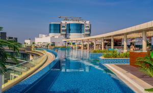 Photo #4 of Studio with pool and private beach access on Palm Jumeirah in Dubai, United Arab Emirates