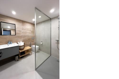 Photo #3 of FavDubai presents 2BR apartment in The Heart of JBR and Dubai Marina 150 m to JBR Beach with famous Ain Dubai view the biggest ferris wheel in the world Swimming pool access, air-conditioned gym, free parking & Housekeeping in Dubai, United Arab Emirates