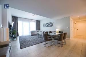 Photo #5 of Luxury Escapes - Exquisite 3BR plus Maid, Full Sea View in JBR in Dubai, United Arab Emirates