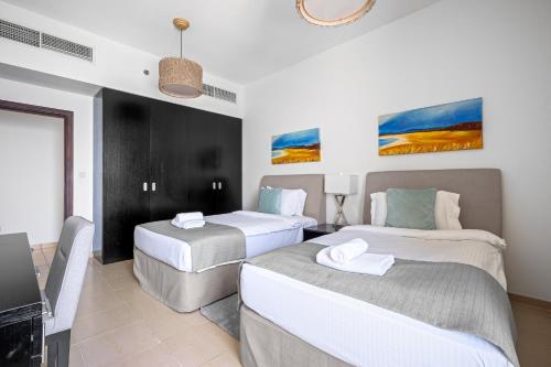 Photo #2 of Luxurious Marina View Apartment in Dubai, United Arab Emirates