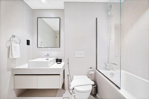 Photo #3 of Silkhaus Sea & Palm View 1BDR at Marina Vista in Dubai, United Arab Emirates