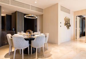 Photo #5 of Maison Privee - Luxury Sea View Apt in FIVE Resort on The Palm in Dubai, United Arab Emirates