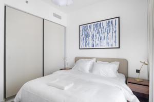Photo #5 of Silkhaus Sea & Palm View 1BDR in Marina Vista in Dubai, United Arab Emirates