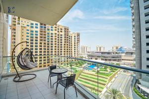 Photo #4 of Luxury Escapes - Premium 3BR - Partial Sea View The Palm - Near Nakheel Mall & Mono Rail - OCEANA in Dubai, United Arab Emirates