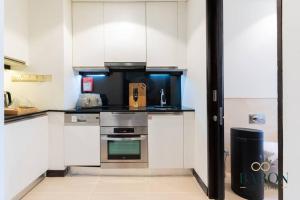 Photo #5 of Sophisticated Studio,JW Marriott Marina in Dubai, United Arab Emirates