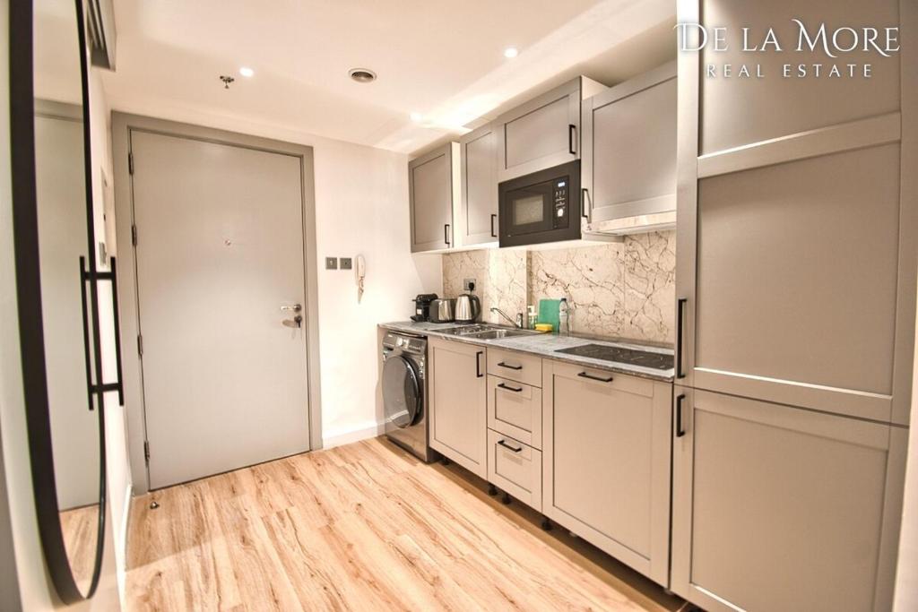 Photo of De la More stylish luxury apartment by the beach in brand new condition in Ras al Khaimah, United Arab Emirates