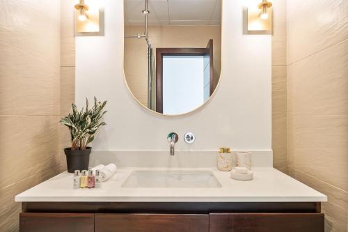 Photo #3 of TIARA Residence Deluxe 3 Bedroom Apartment with private Beach, Burj & Atlantis Sea View in Dubai, United Arab Emirates