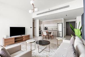 Photo #5 of Silkhaus Sea & Palm View 1BDR in Marina Vista in Dubai, United Arab Emirates