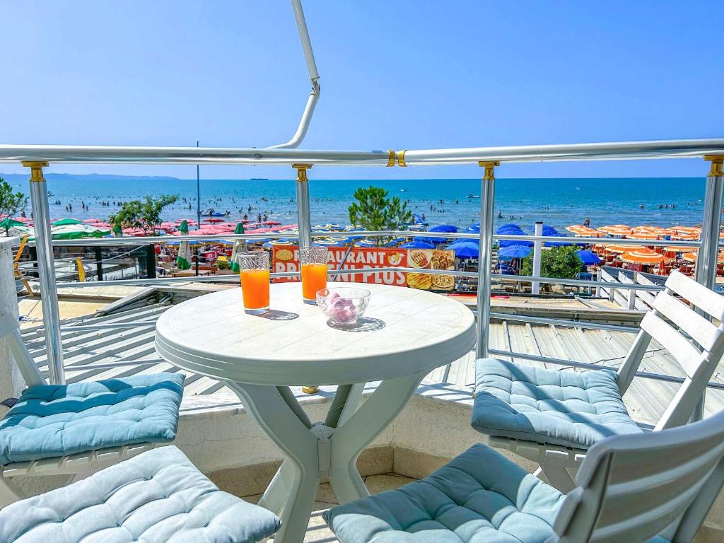 Photo #1 of Azzurro 617 in Durrës, Albania