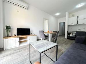 Photo #5 of Vala 514 in Durrës, Albania