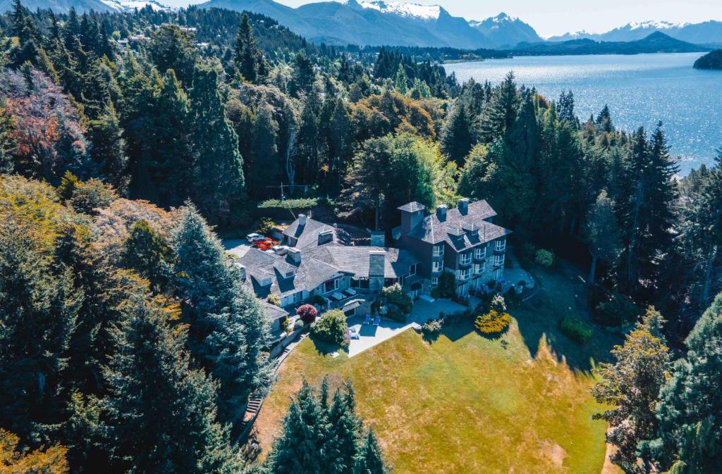 Photo #1 of La Cascada Casa Patagónica by DON in San Carlos de Bariloche, Argentina