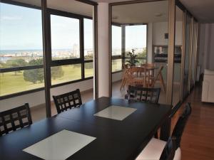Photo #6 of Departamento PREMIUM Zona Golf, piso exclusivo con vista al mar para grupo familiar in Mar del Plata, Argentina