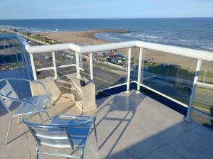 Photo #6 of Departamento FRENTE AL MAR 3 AMB y MEDIO-VISTA PANORAMICA-PLAYA ESTRADA in Mar del Plata, Argentina