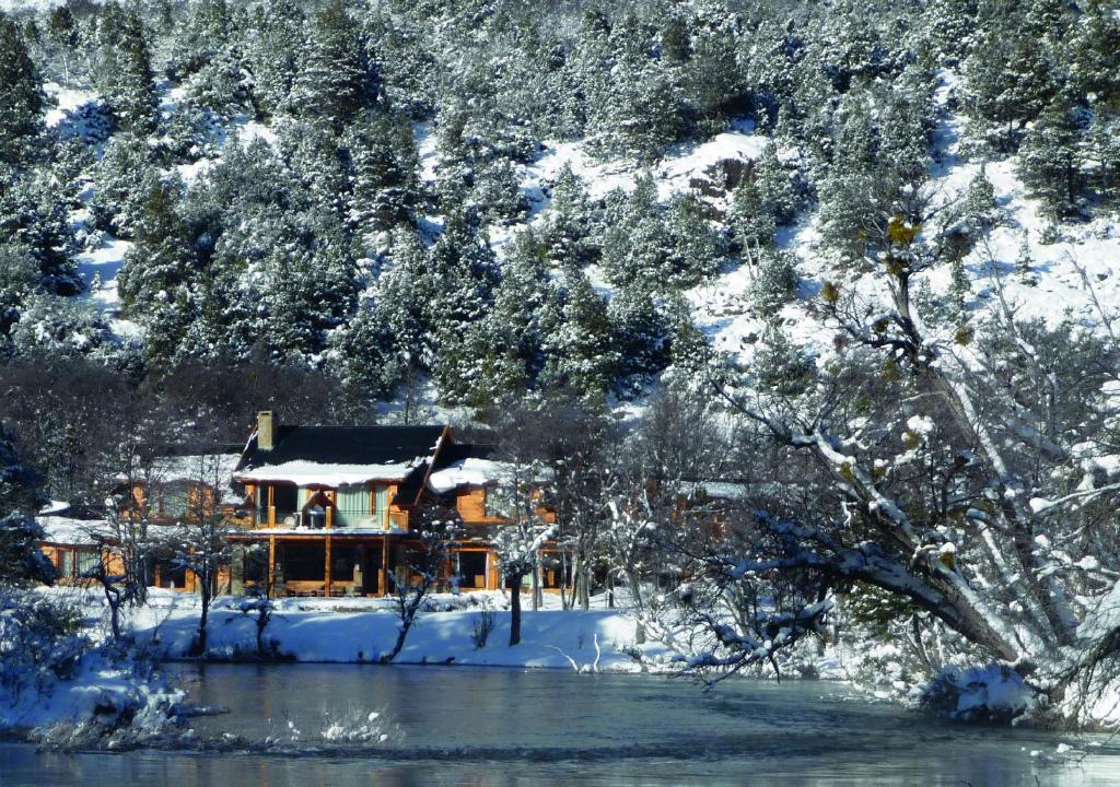 Photo of Rio Hermoso Hotel De Montaña in San Martin de los Andes, Argentina