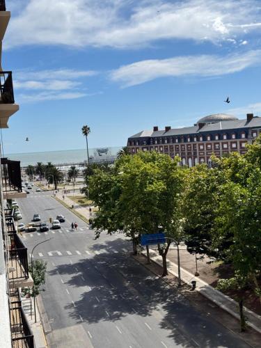 Photo #3 of Depto 3 dormit Plaza Colon-Frente Al mar-SOLO para familias! in Mar del Plata, Argentina