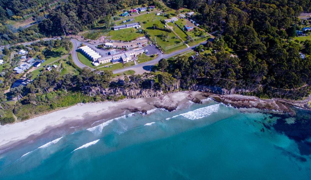 Photo of Lufra Beachside Hotel in Eaglehawk Neck, Australia