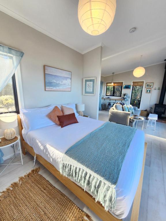 Photo of Flotsam Seaside Studio Dunalley in Dunalley, Australia