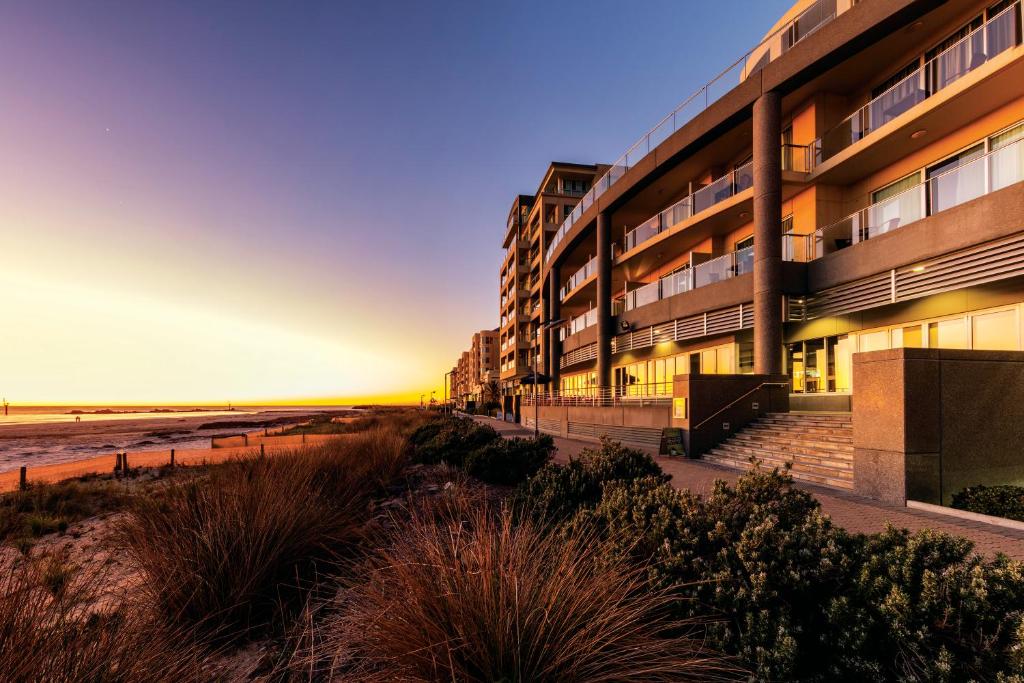 Photo of Oaks Glenelg Plaza Pier Suites in Glenelg, Australia