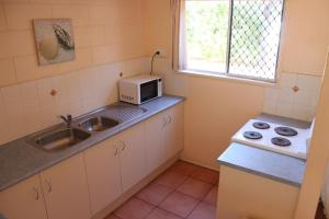 Photo #6 of Pippies Beachhouse Backpackers in Rainbow Beach, Australia