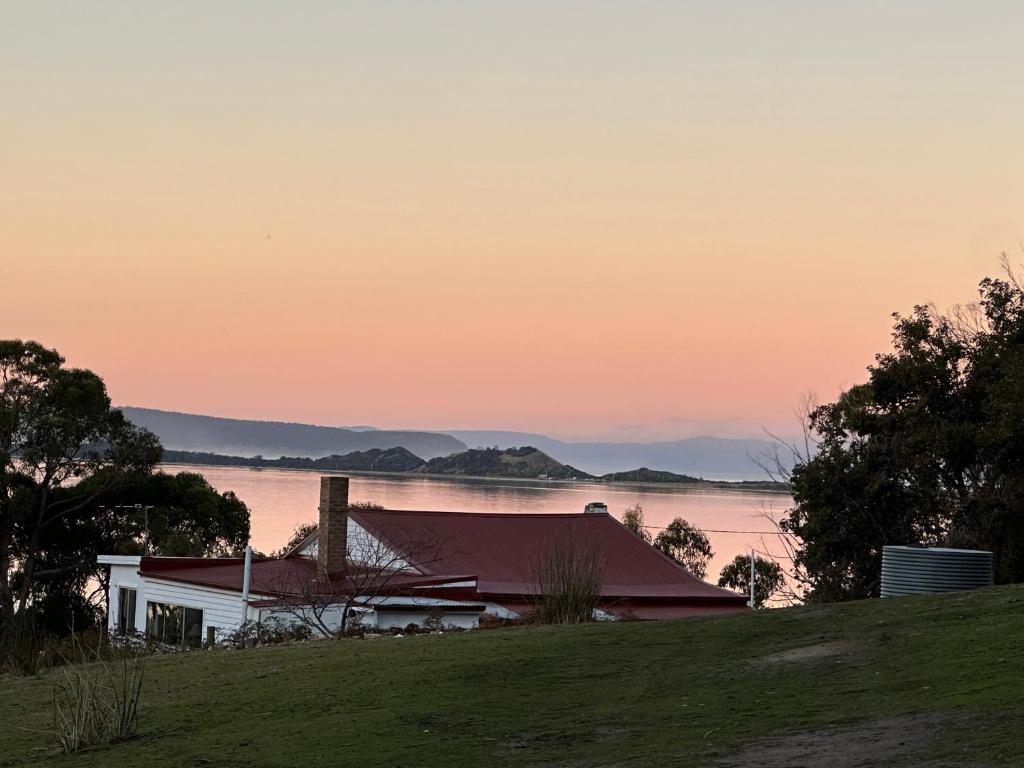 Photo of Wylah Cottage for a Peaceful Bruny Island Escape with Water Views, Fireplace & Wallabies in Simpsons Bay, Australia