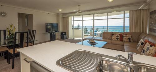 Photo #3 of 2nd Avenue Beachside Apartments in Burleigh Heads, Australia