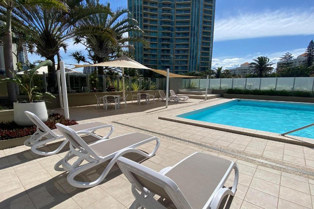 Photo #1 of Hi Surf Beachfront Resort Apartments in Surfers Paradise, Australia