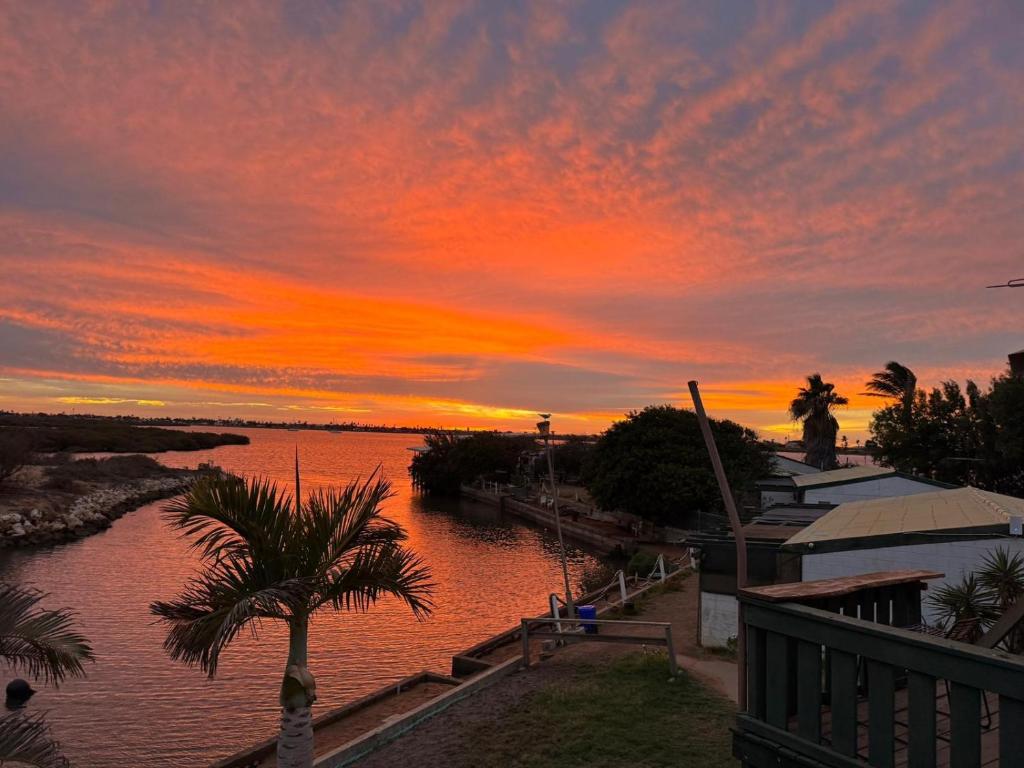 Photo of Pelican Point Waterfront Resort in Babbage Island, Australia
