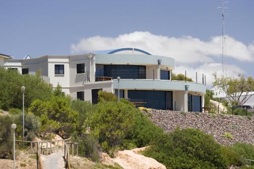Photo #3 of Cliff House Beachfront Villas in Moonta Bay, Australia